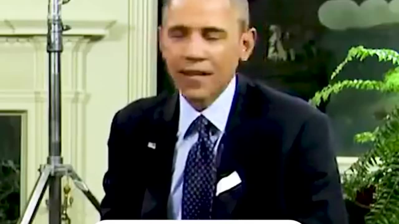 😠Do you think a woman like Michelle Obama would marry a nerd On Between Two Ferns