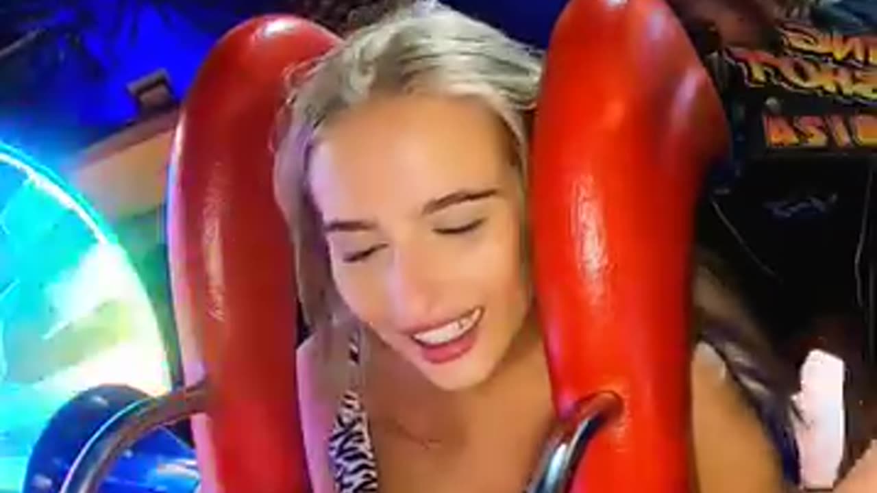 Slingshot ride girls