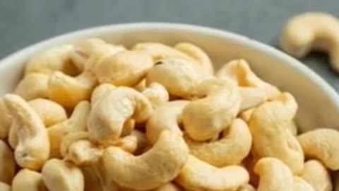 Two benefits of eating cashew nuts