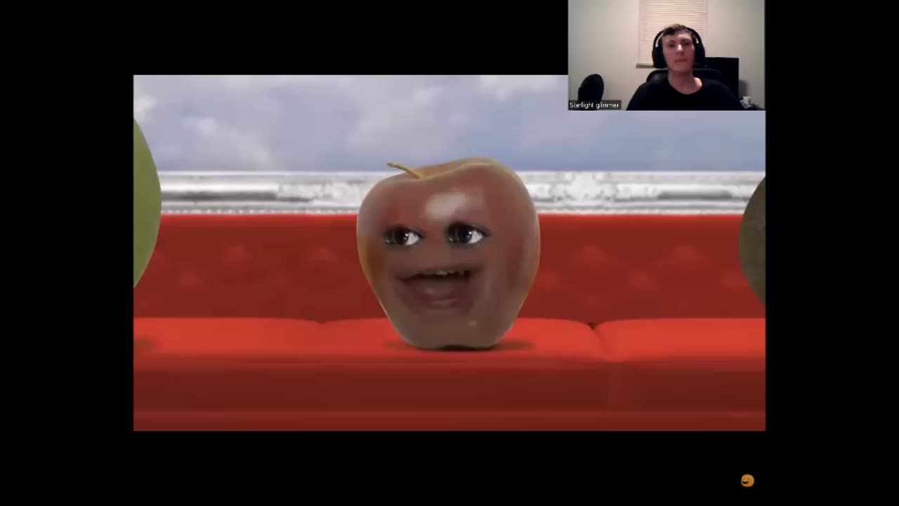 Brony reacts to Annoying Orange: The Juice #24 Santa's Gifts!
