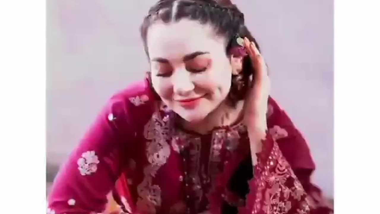 HANIA AMIR.>>