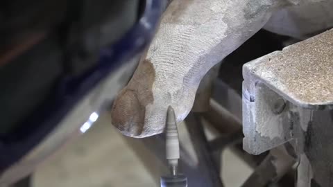 Carving a Rhino From Epoxy Resin & Walnut Burl3