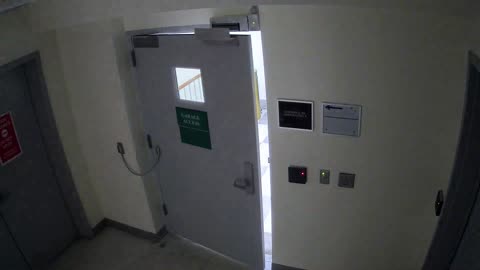 5180CHOBBANorthLobbyStair8_2021-01-05_20h00min02s990ms.mp4