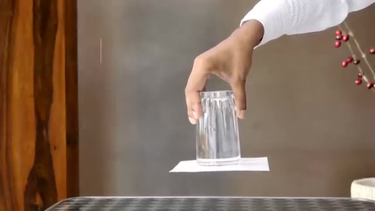 Upside_Down_Glass_of_Water_Trick_-_Science_Experiment___Educational_Videos_by_Mocomi_Kids(360p)