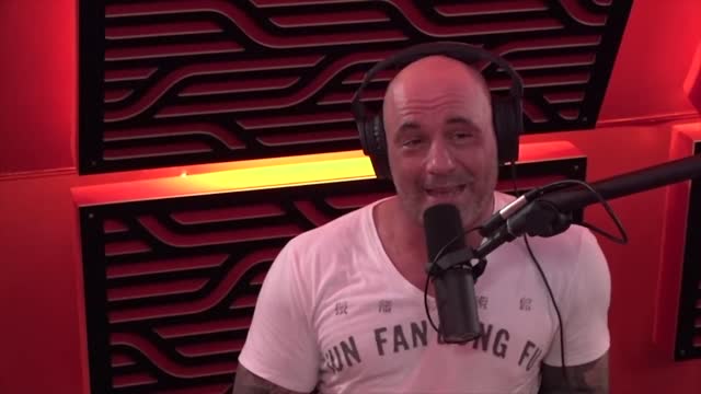 Joe Rogan on Nancy Pelosi for Hair Salon Visit