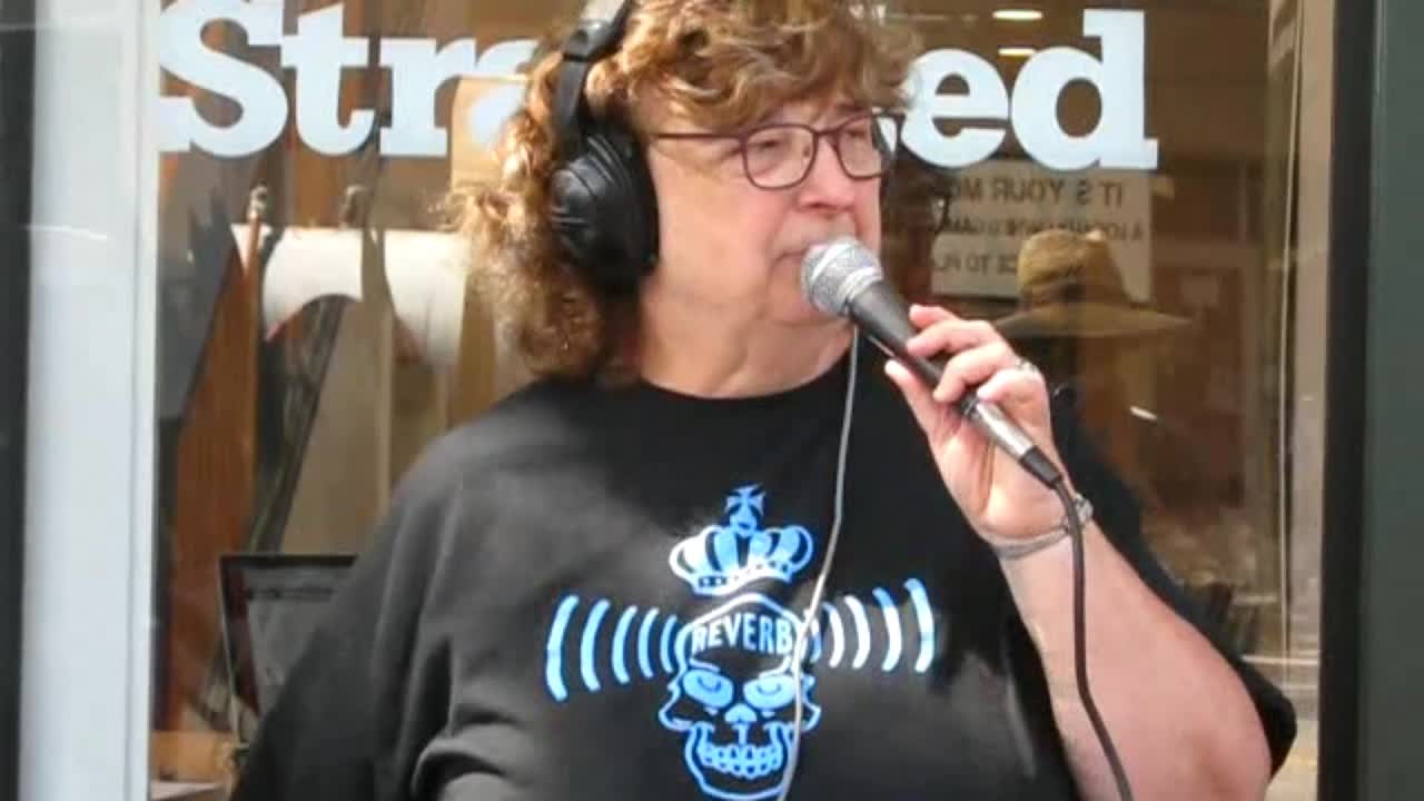 KFJC 89.7 FM — 2014 KFJC Penny Pitch at Stranded Records #1