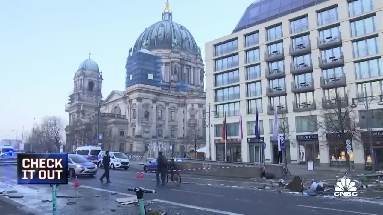 Giant aquarium with nearly 1,500 exotic fish bursts in Berlin