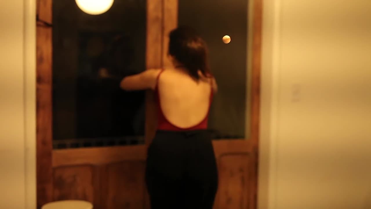 CLIPE #01 - Something's Gotta Give - Camila Cabello