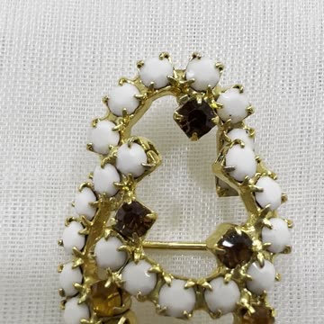 18KGP 1.75” Ice Cream Cone Brooch. Made with Swarovski Crystal. Rare Find