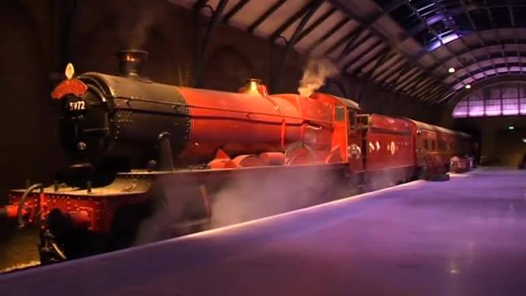 Harry Potter's Hogwarts Express rolls into studio tour