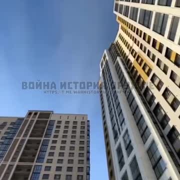 Newly produced SU 57 Fighters flying over Russian city