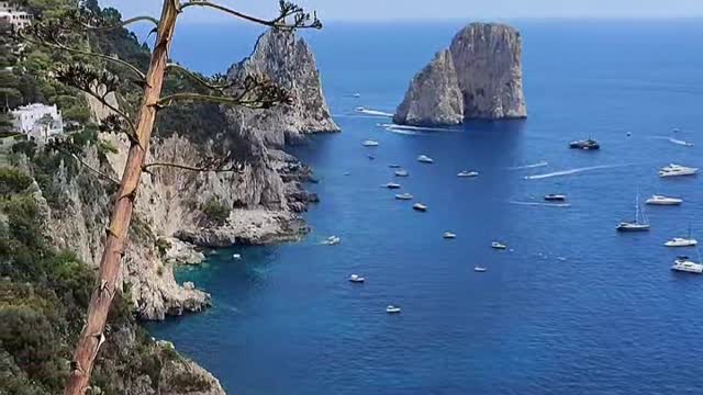 FARAGLIONI DI CAPRI ISLAND NAPLES ITALY