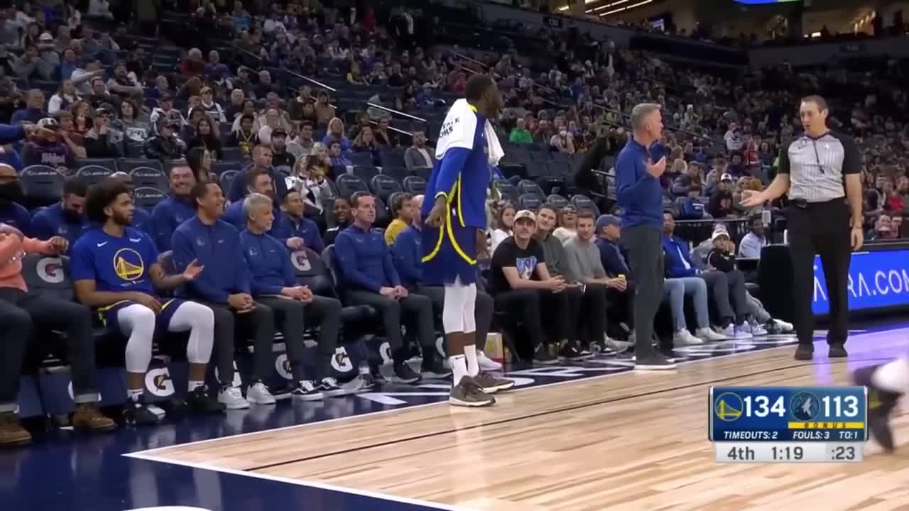 Steph Curry gets tech on purpose after refs didn’t let him and Draymond have fun on the bench