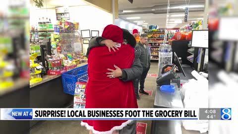 Local restauranteurs surprise shoppers, pay for their groceries