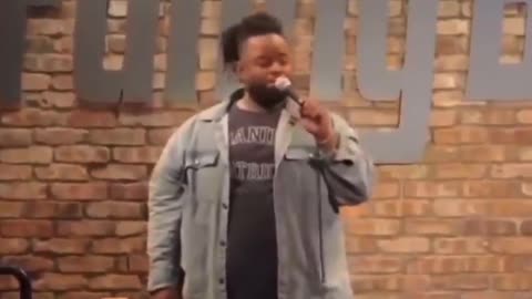 Comedian makes joke about George Floyd and clears out group of offended audience members