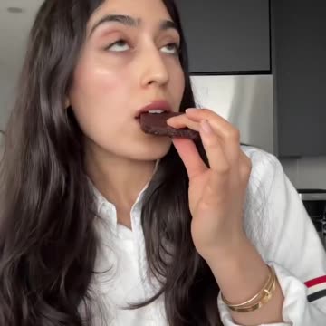 NO BAKE. BROWNIE. BATTER. BARS