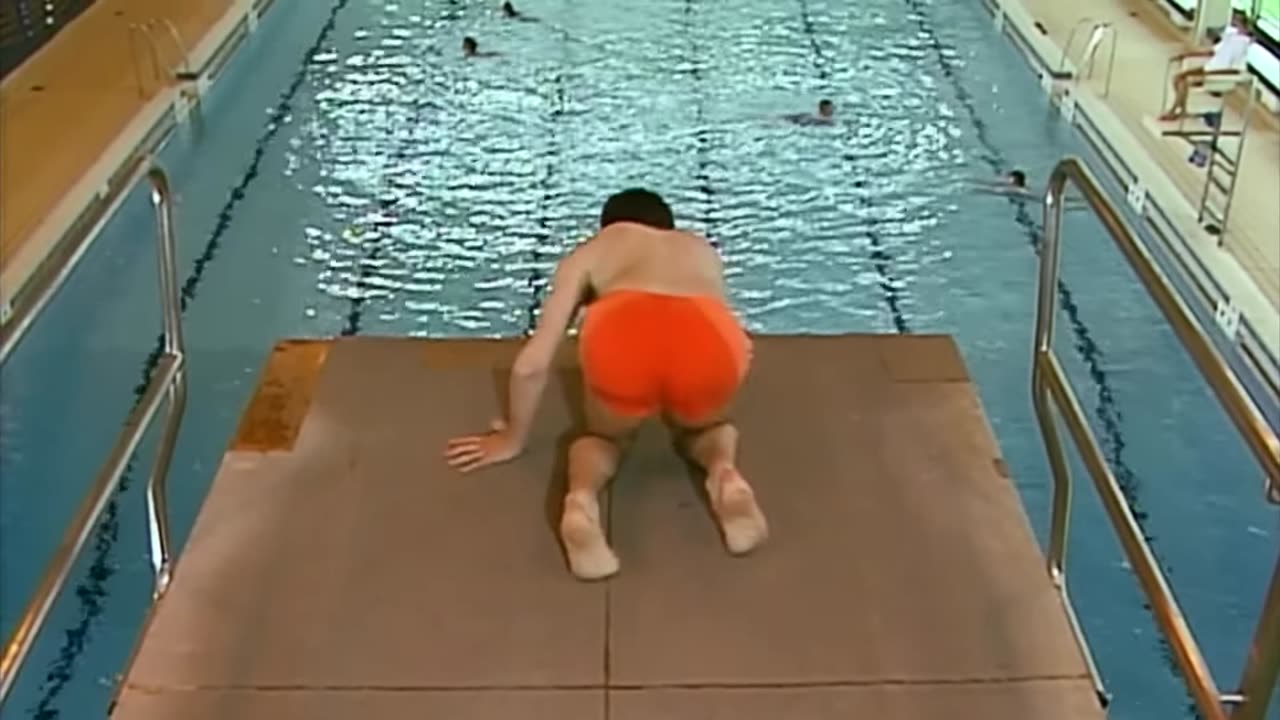 DIVE Mr Bean! | Funny clips | Mr Bean Funny Video-3