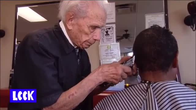 “Norld Oldest ”Barber Still Working at age of 107