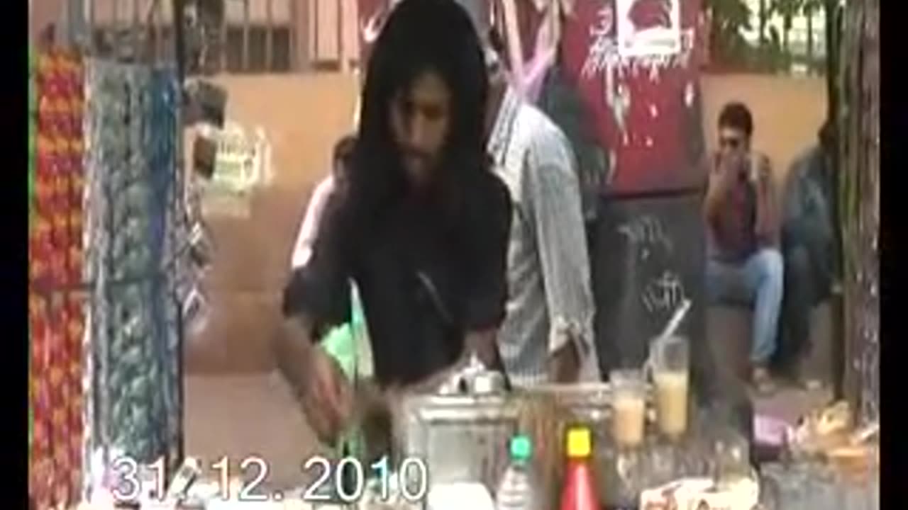 Dolly Chaiwala of Nagpur at 2010 | Indian Street Food