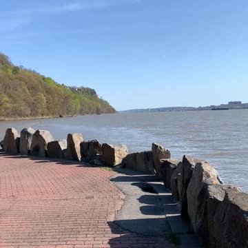 #HUDSON RIVER WALK