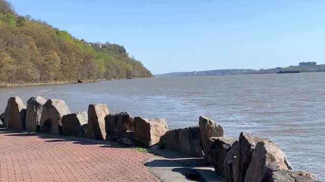 #HUDSON RIVER WALK