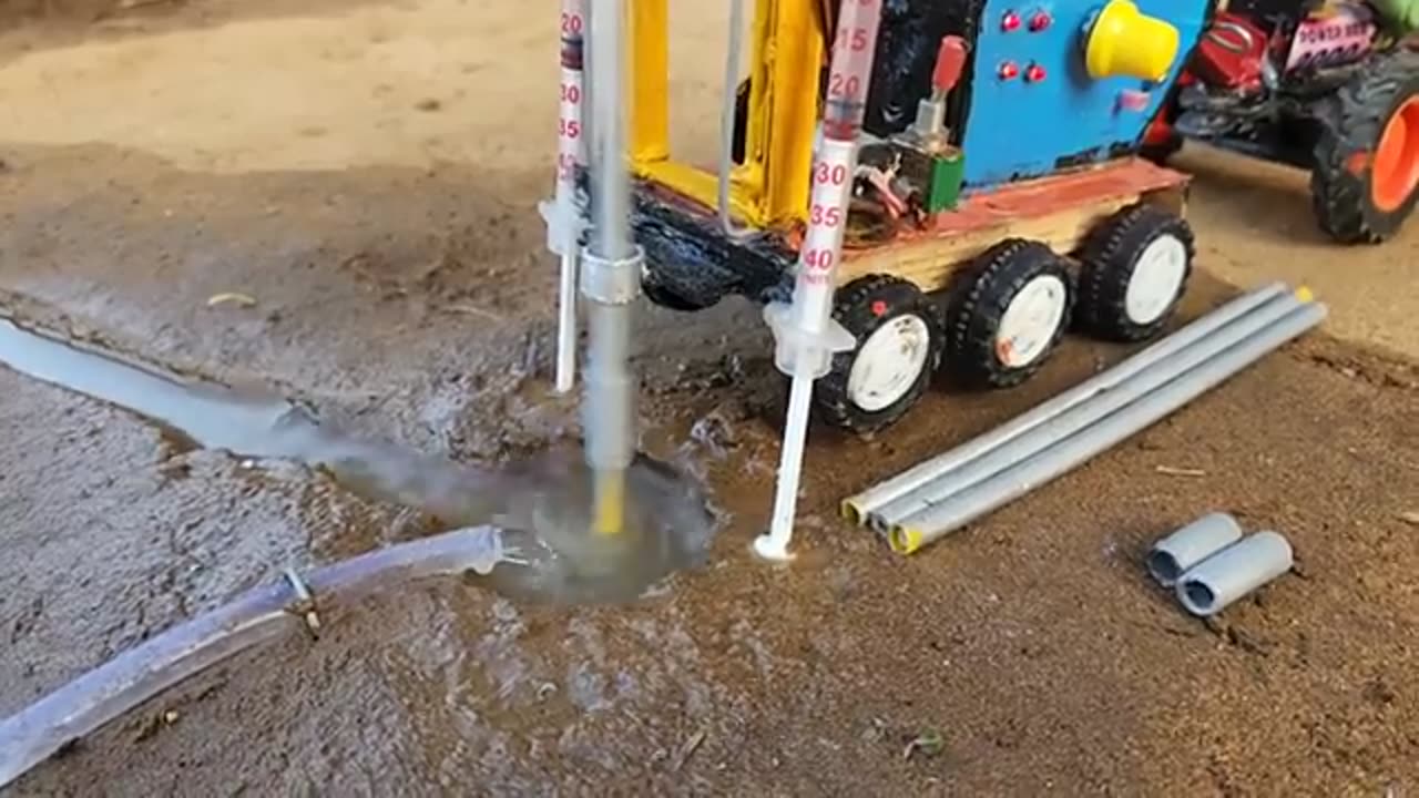 Tractor mini borewell machine