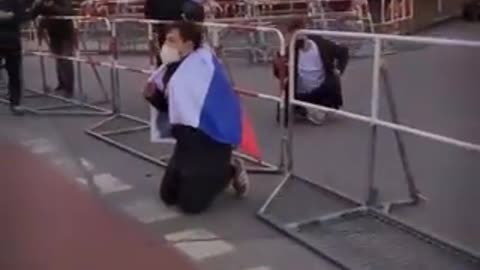 Russian Civilian asking the Ukrainian people for forgiveness. #Ukraine - 24