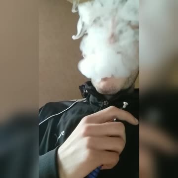 I'm at home alone, I'm smoking a smoky hookah