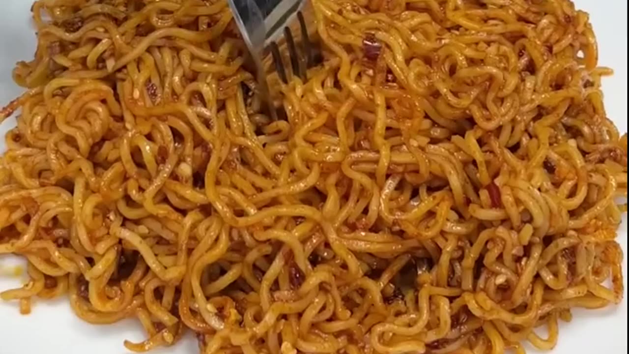 "Exploring Korean Style Noodles: From Spicy Ramyeon to Japchae Delights!"