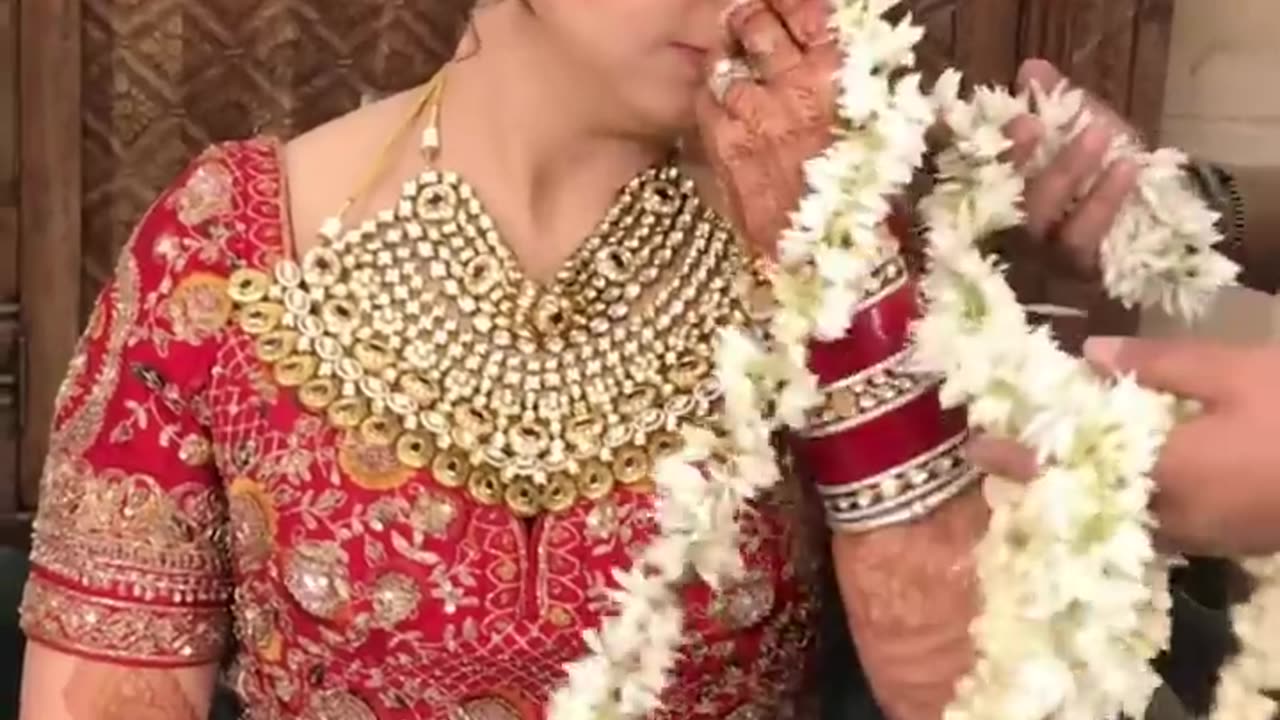 Super hubby bubble makup. Parul grag is Best makup artist.