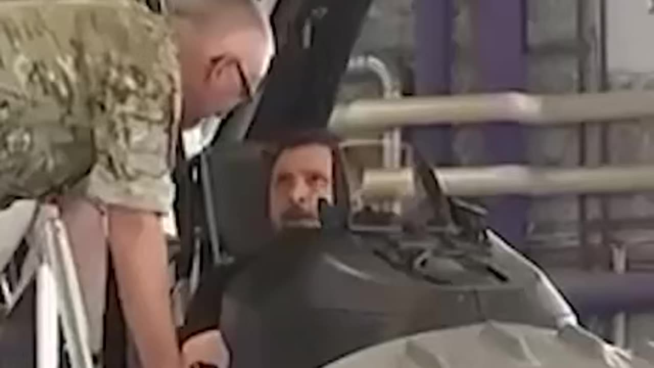 Ukraine president in F16