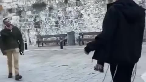 TAIP ŽYDAI ELGIASI SU KRIKŠČIONIMIS IZRAELYJE