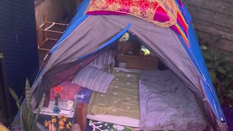 irbnb host lists tent in garden for E50 a night