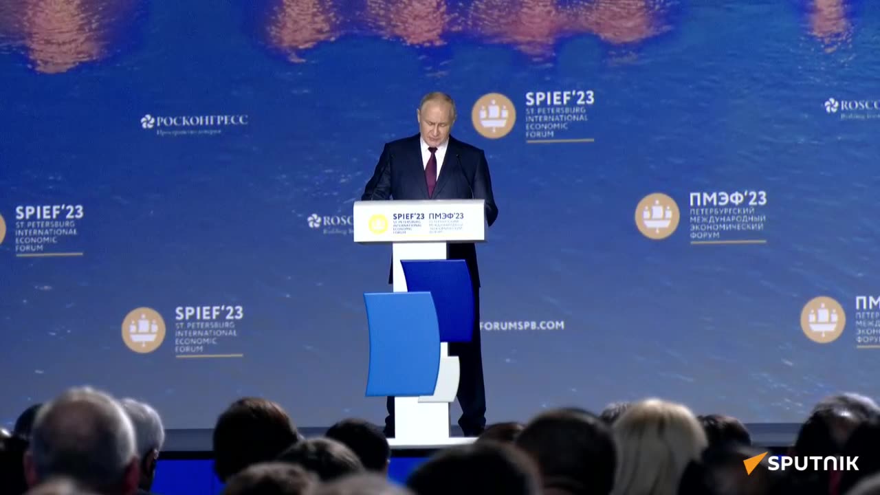 Vladimir Poutine intervient au Forum économique international de Saint-Pétersbourg 16 juin 2023