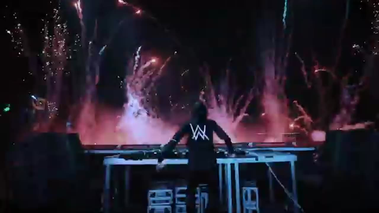 Alan Walker shorts clip