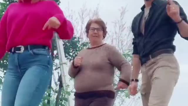Rico rico riquísimo con ellaaaaa #abuela #ricochallenge @fatimaespinar