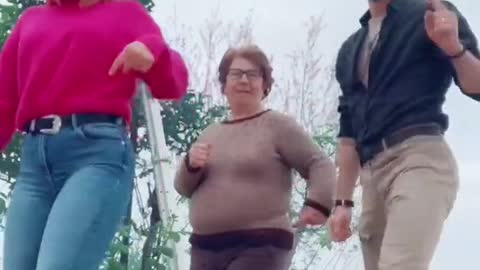 Rico rico riquísimo con ellaaaaa #abuela #ricochallenge @fatimaespinar