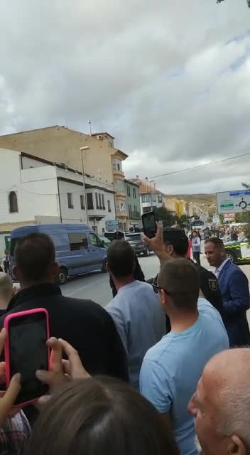 Baza (Granada): "Pedro Sánchez hijo de puta. Cabrón. Sinvergüenza. Mierda"