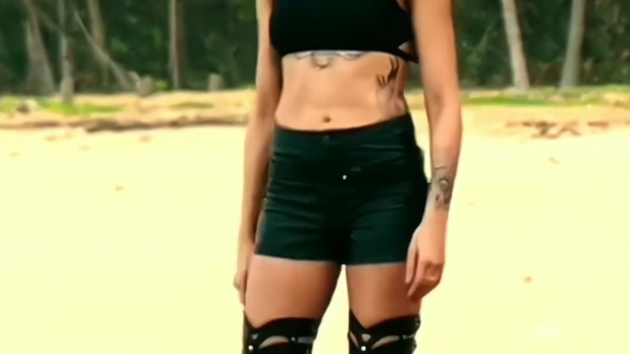 Deepika padukone look 👈