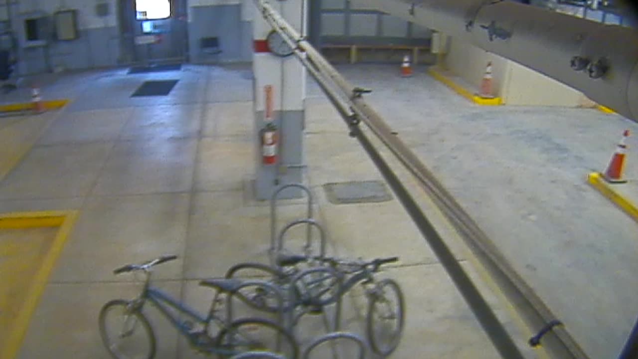 3134RHOBG2GarageEntrance_2021-01-06_12h20min02s867ms.mp4