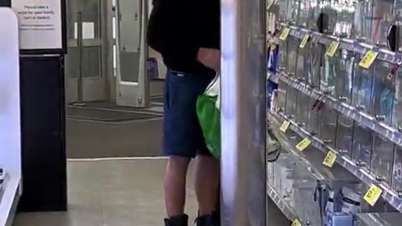 See What's Happening at Walgreens in a Democratic City