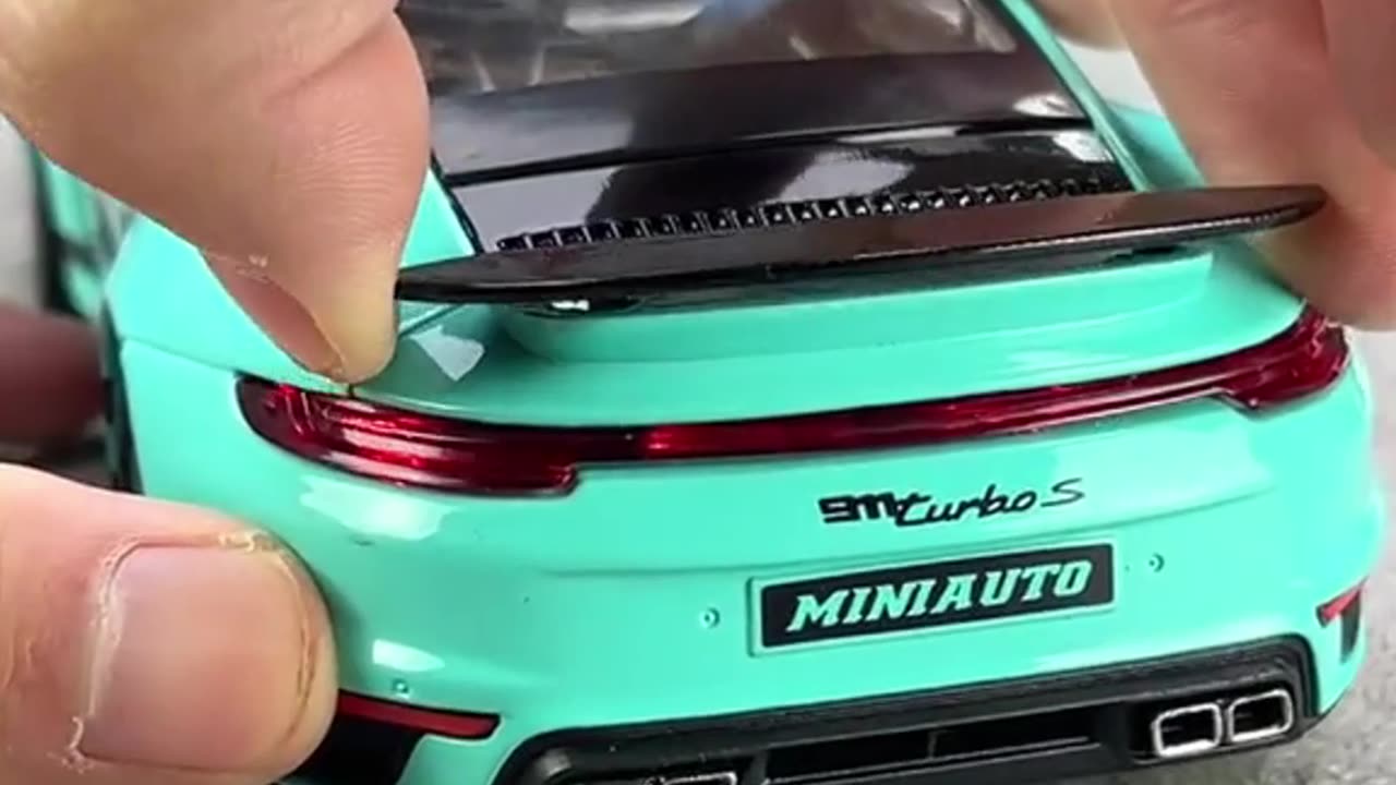 1/24 Porsche 911 Turbo S Die-cast Scale Model