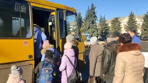Mass evacuation of residents of the DPR to the Rostov region of Russia continues