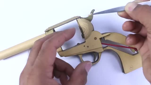 Revolver toy