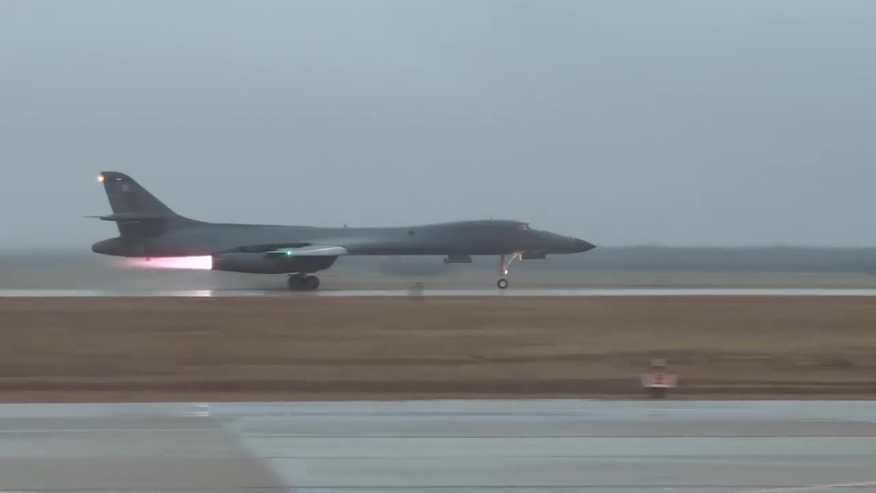 Stunning Video of B-1 Lancer in Action • Takeoff & Landing [Training Footage]6