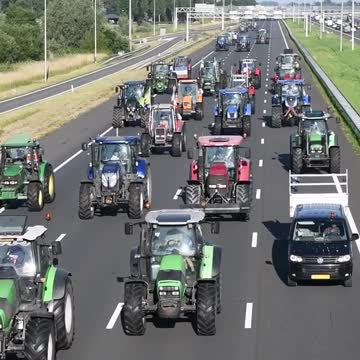 Dutch farmers convoy protests nitrogen and energy policies (June 22, 2022)