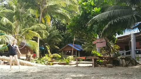 Paradise twin hooping