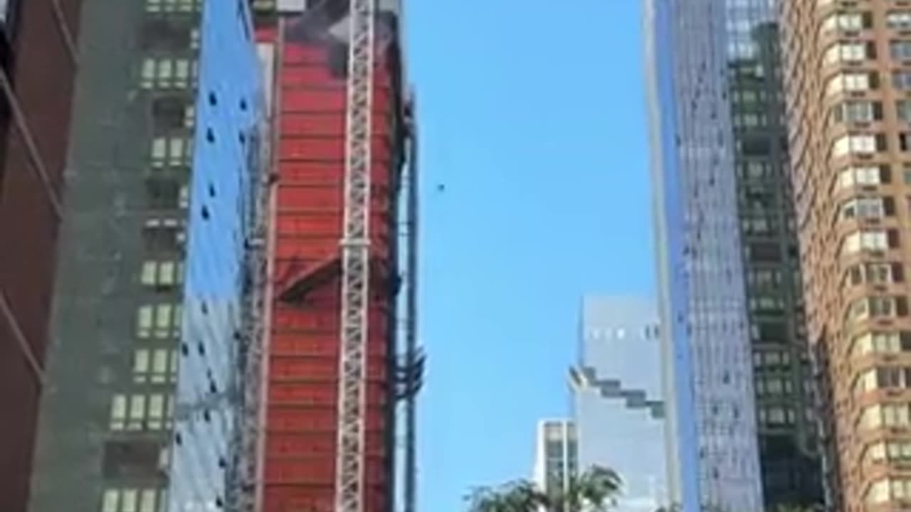 NYC Crane Collapses Due To A Fireπππ