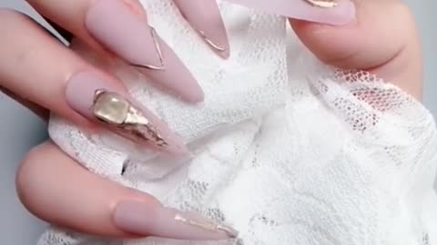 So obsessed with this nail design and color