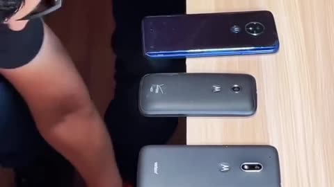 Which Motorola Phone is Stronger | Break Test